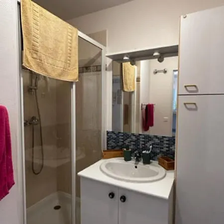 Charmant T2 Cabine A 200 M De La Mer, Balcon, Parking Prive, Pour 4 Personnes - - Fr-1-730-20